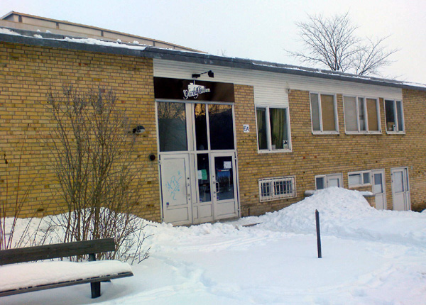 Fritidsgården Glada Henkan på Henriksdalsbergets innergård - Västra Sicklaön