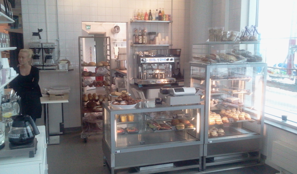 Serveringen på Bakarna kafé i Henriksdalshamnen
