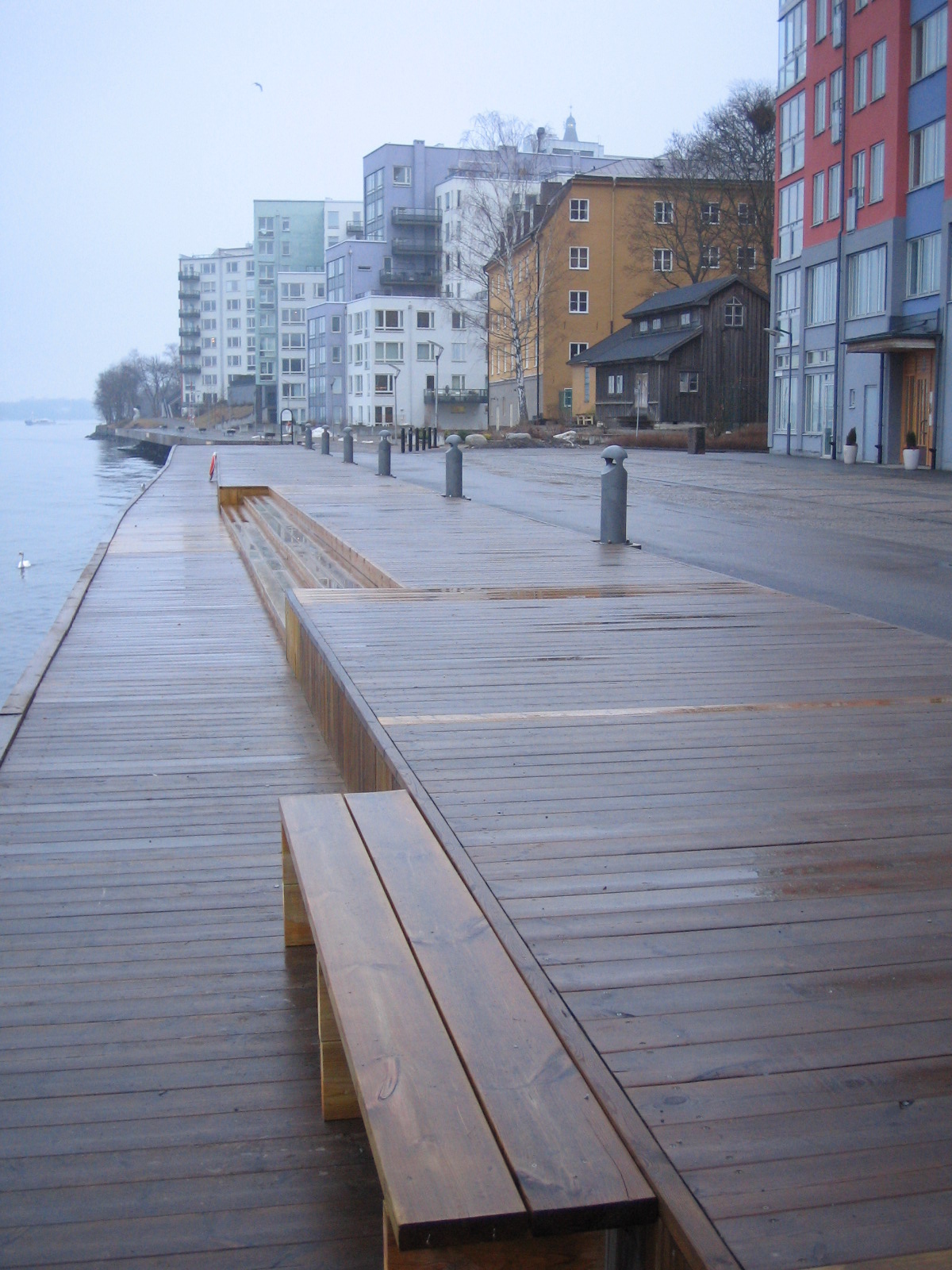 Kajen i Saltsjöqvarn - en regning dag