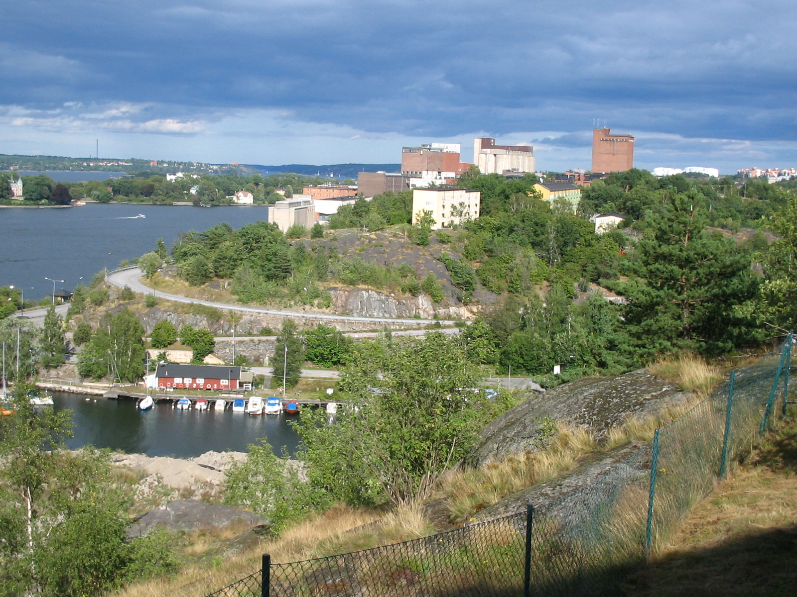 Kvarnholmen och Hästholmssundet sedda från Finnberget