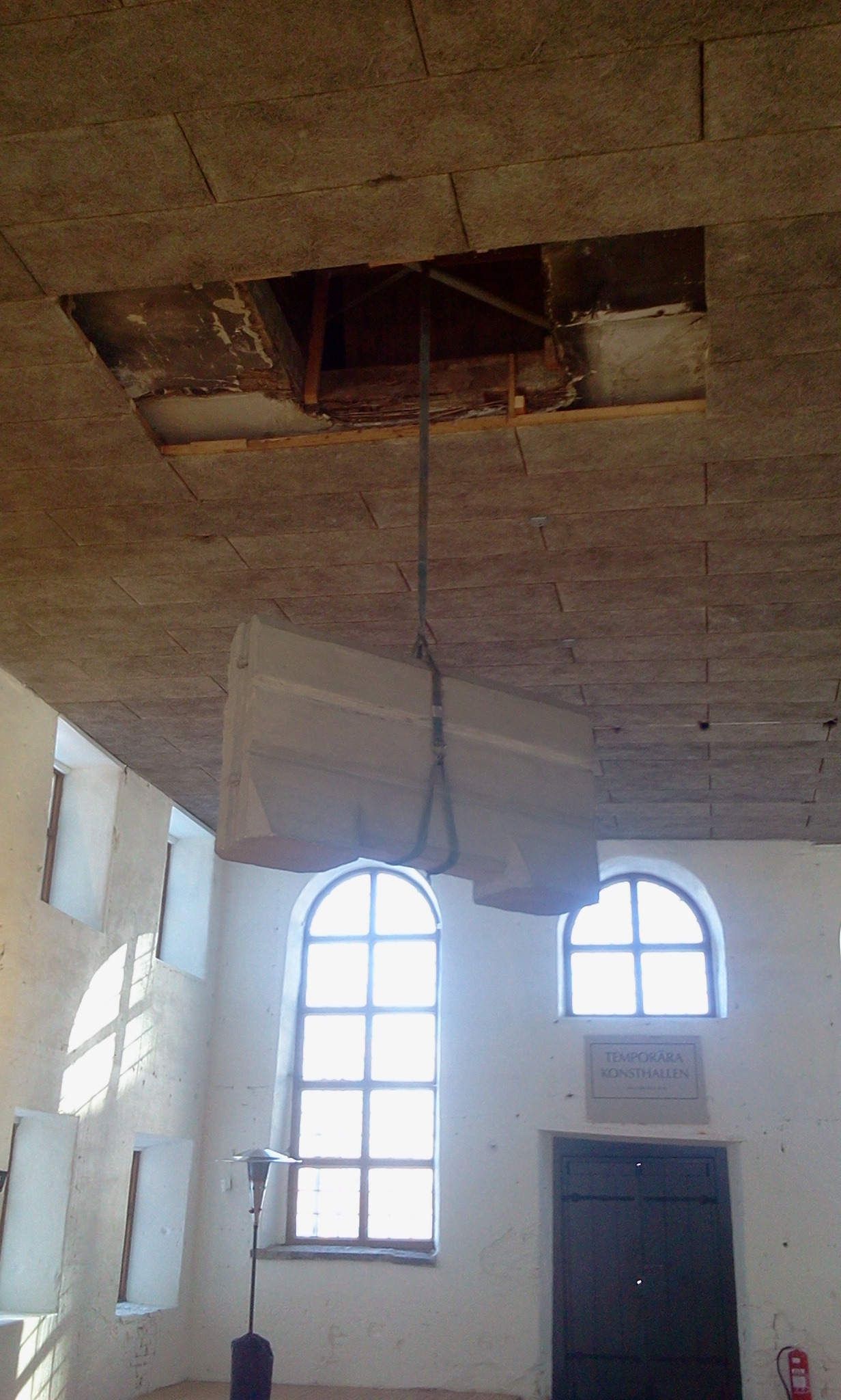 Temporär konsthall i Danvikens Hospital - svävande betong