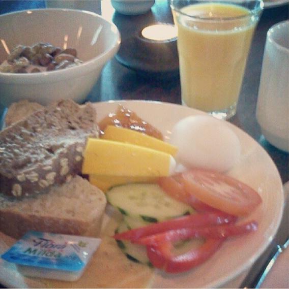 Frukostbuffé på Elite Hotel Marina Tower i Saltsjöqvarn