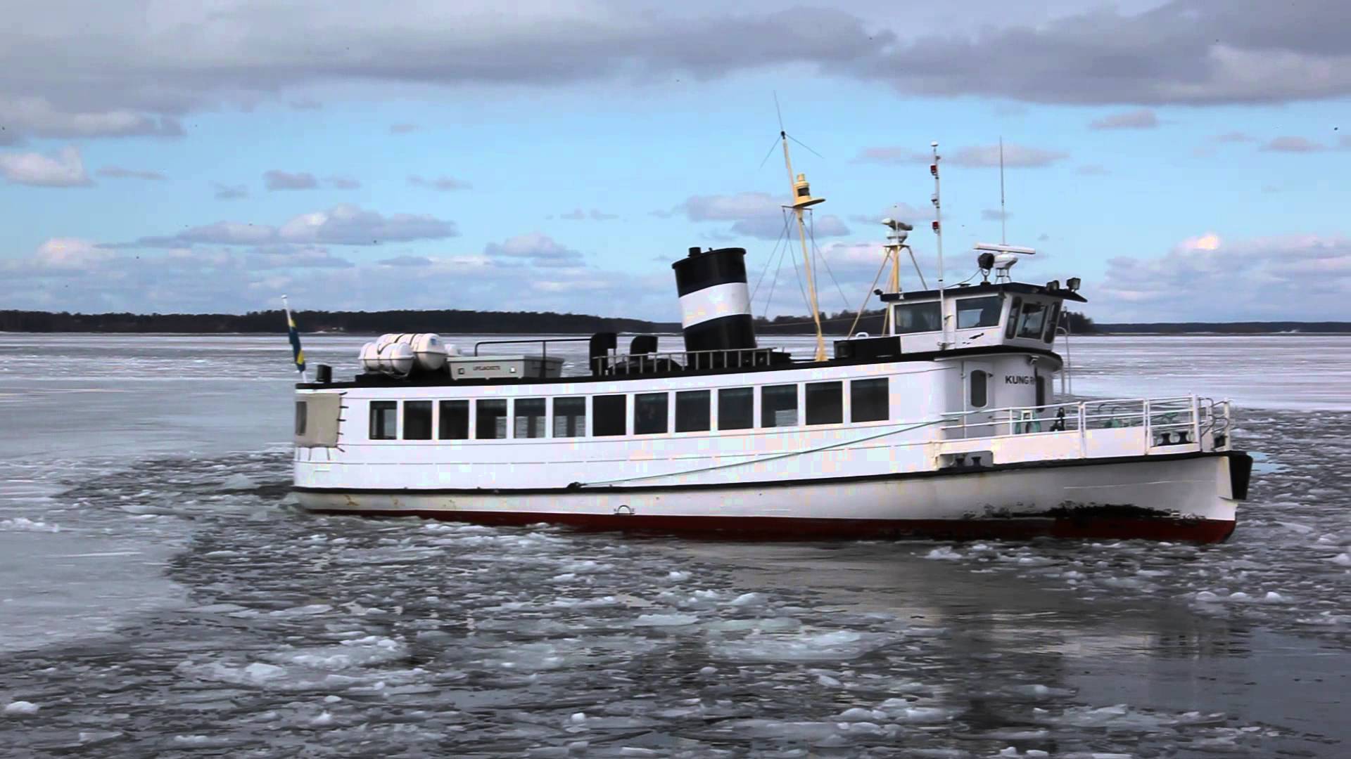 M/S Kung Ring trafikerar Sjövägen