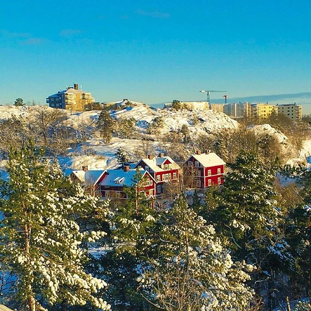 Röda arbetarbostäder i Gäddviken