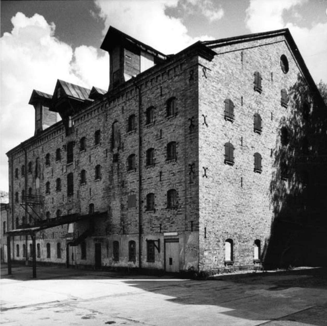 Nedre linoljefabriken i Henriksborg