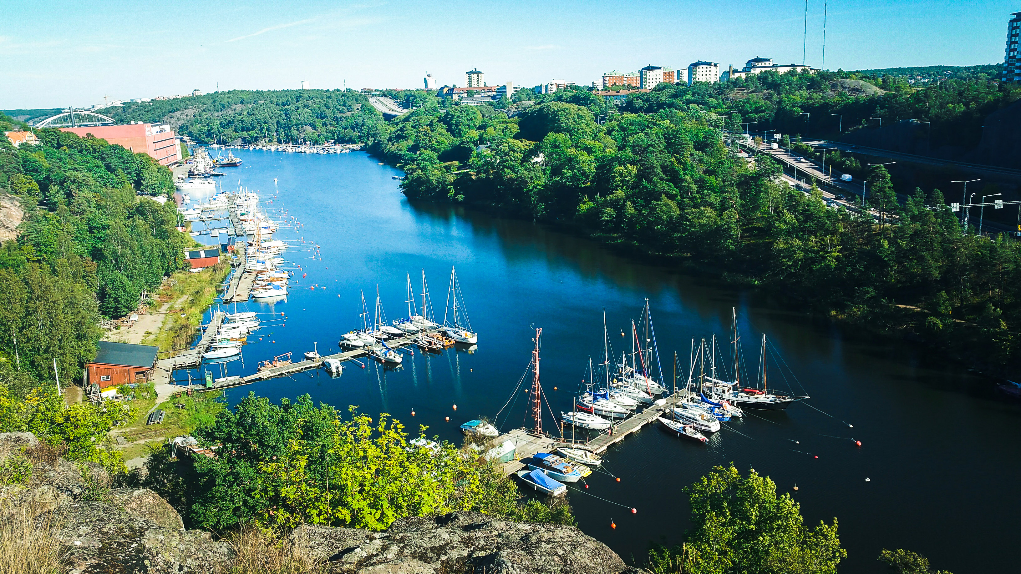 Utsikt från Trolldalen mot Svindersviken och Nacka Forum