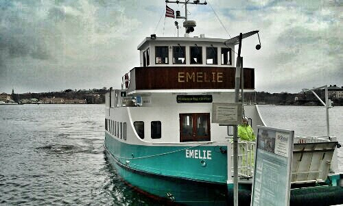 M/S Emeli prisad för mellanstopp nedanför Fåfängan