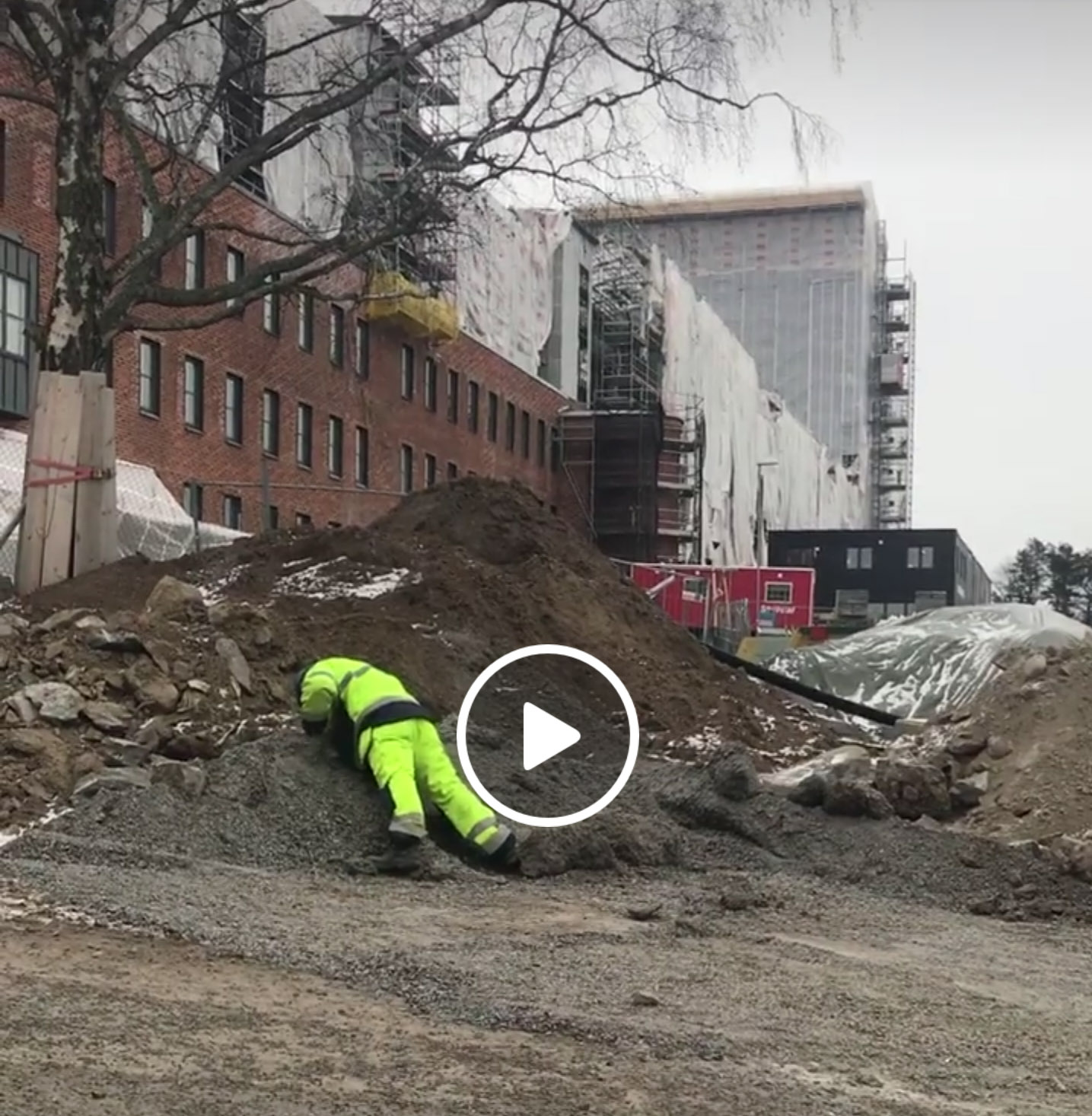 Film med alkoholpåverkad byggarbetare på Kvarnholmen