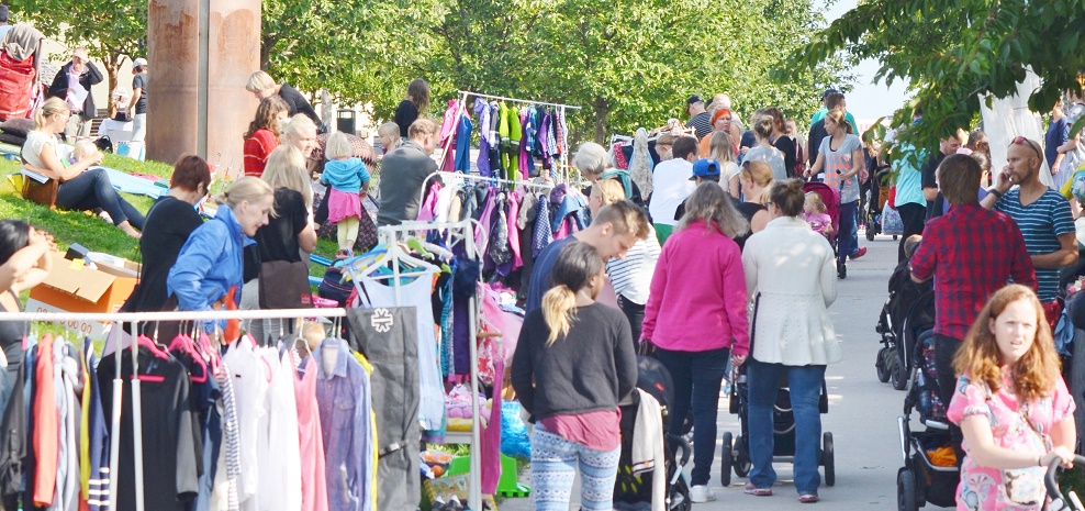 Loppis på Sjöstadsdagen i Hammarby Sjöstaden