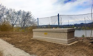 Konstverk vid Danvikshem påminner om likkista