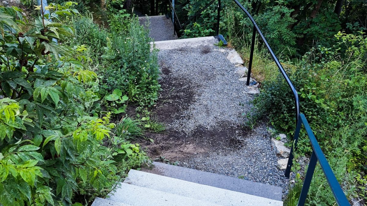 Trappa mellan Finnbodaberget / Danvikshem och Finnboda