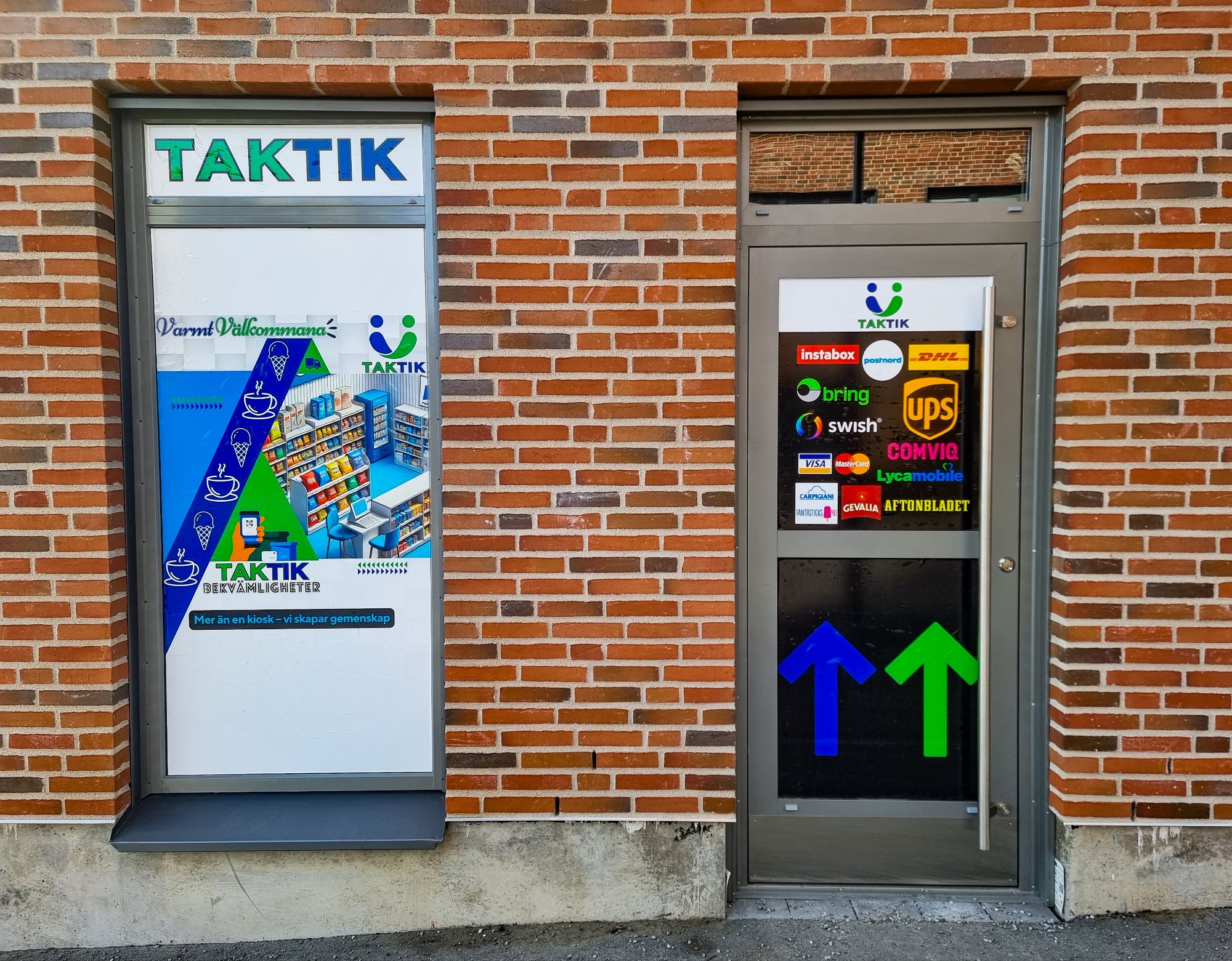 Servicebutiken Taktik i korsningen Kvarnholmsvägen / Tre kronors väg