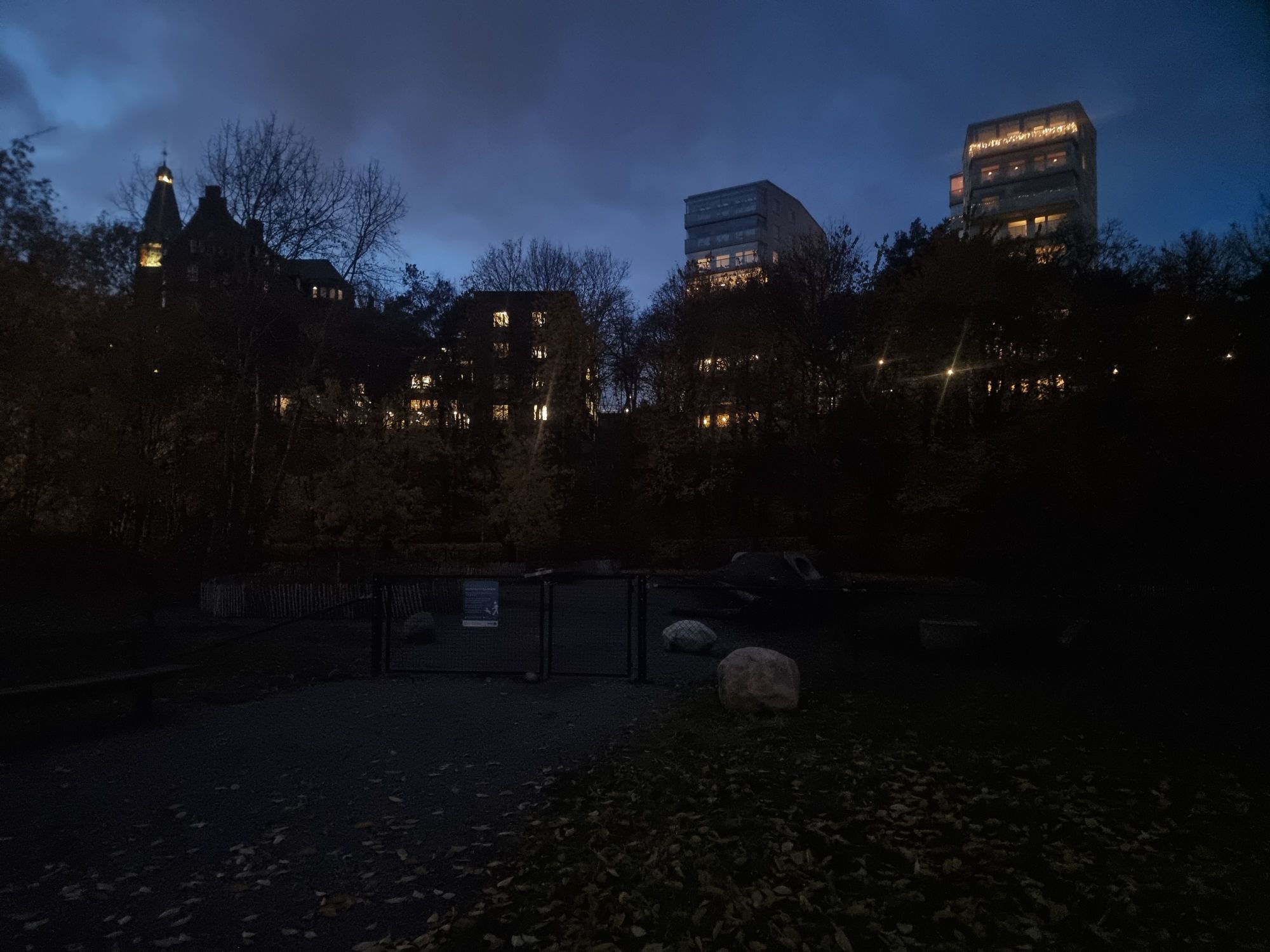 Parken Finnboda äng utan belysning