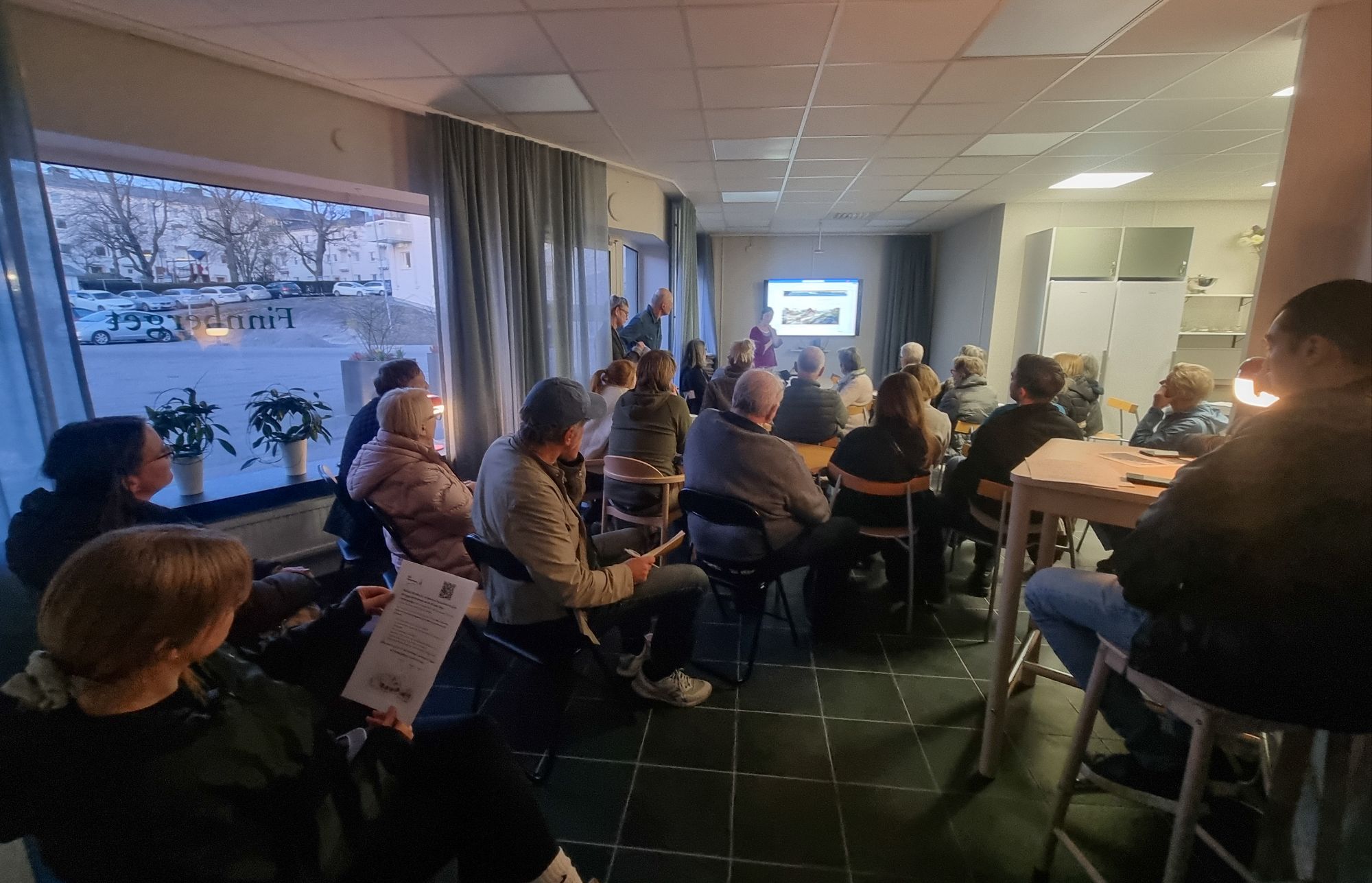 30 grannar på Finnberget diskuterade samråden för 1700 lägenheter i näromgivningen