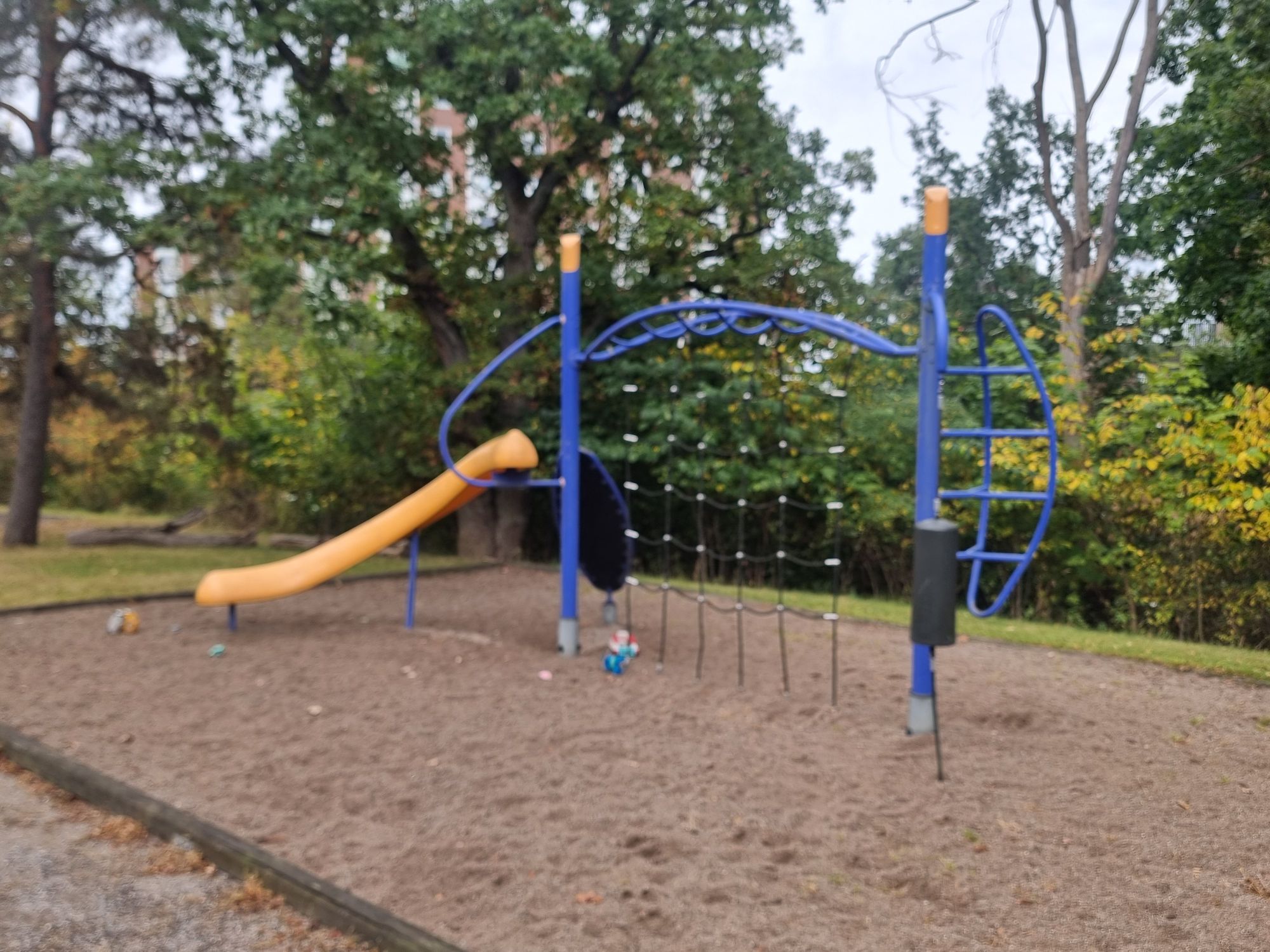 Bananparken | Nackas kanske bullrigaste lekpark på Alphyddan behöver rustas upp