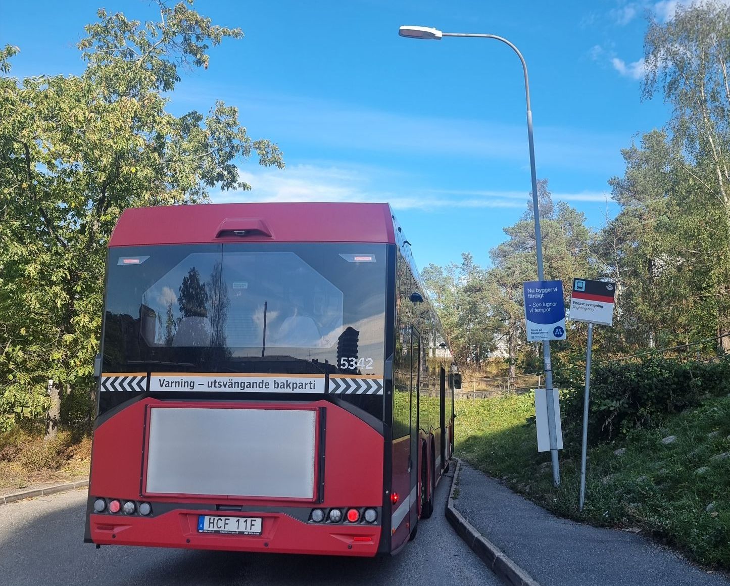Oro när Jarlabergs busshållplats flyttas i ett halvår
